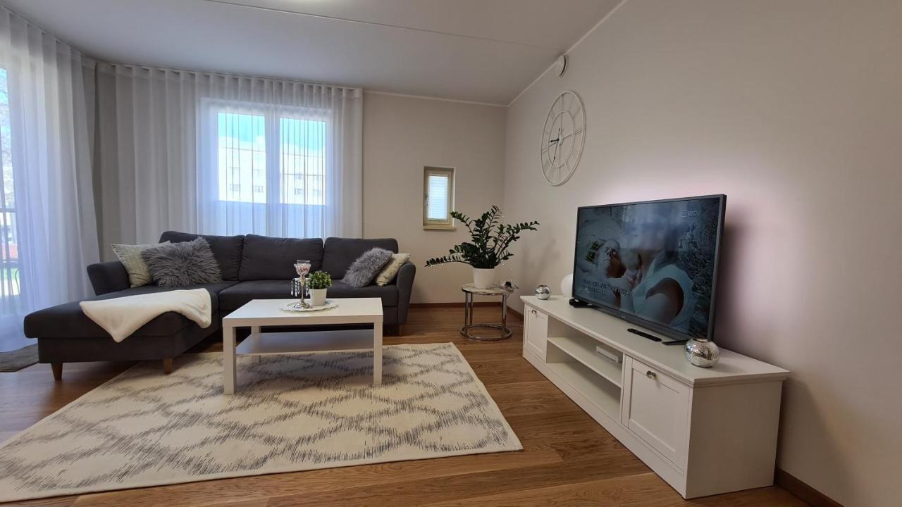 City Center Bright Home 塔林 外观 照片